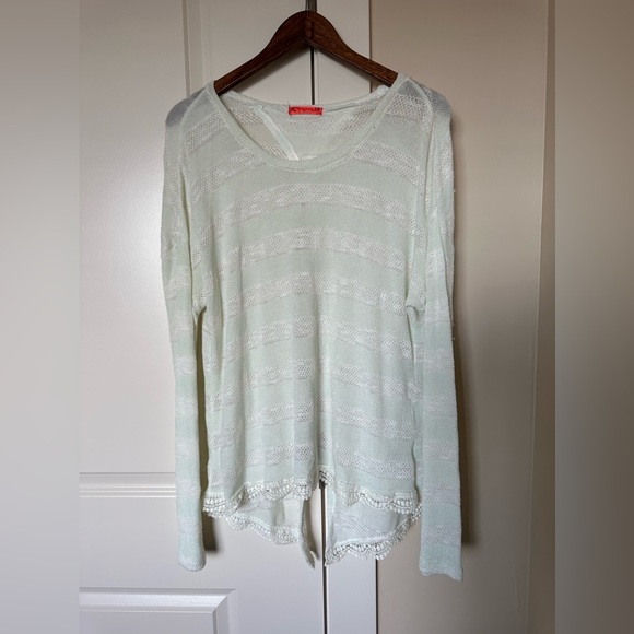 Backless Blouse - Picture 2 of 4